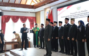 Wali Kota Lantik Sekda dan 11 Pejabat Pimpinan Tinggi Pratama Kota Lhokseumawe