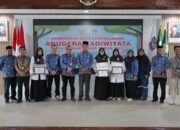 Pemko Lhokseumawe Serahkan Penghargaan Sekolah Adiwiyata Tahun 2025